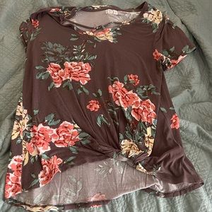 Maurice’s shirt tie knot